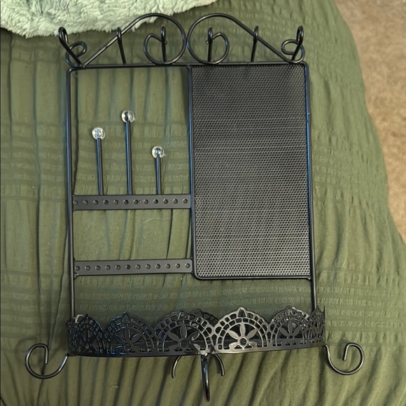 Black Metal Jewelry Organizer - Picture 1 of 3
